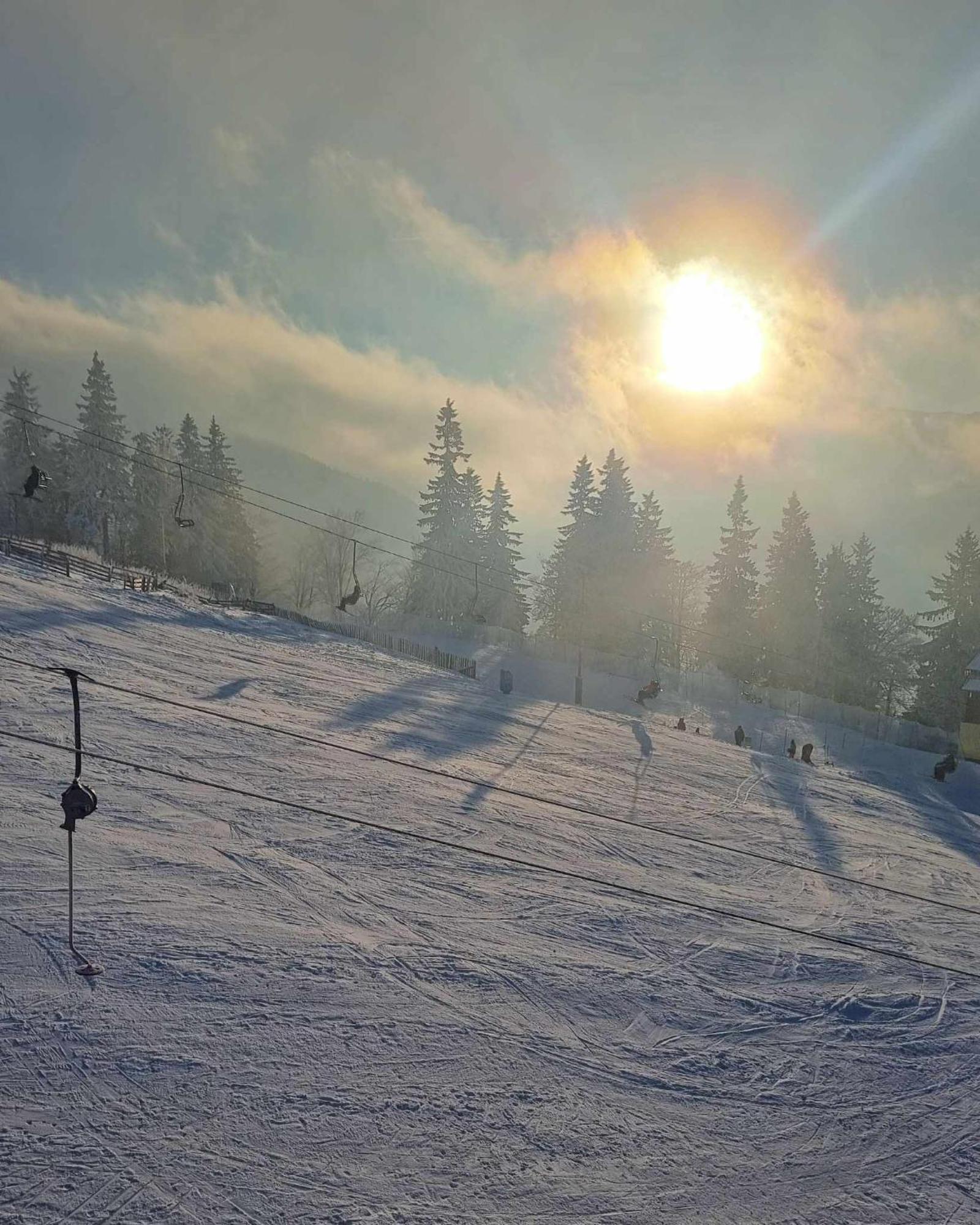 Pensiunea Sky Lupény Kültér fotó